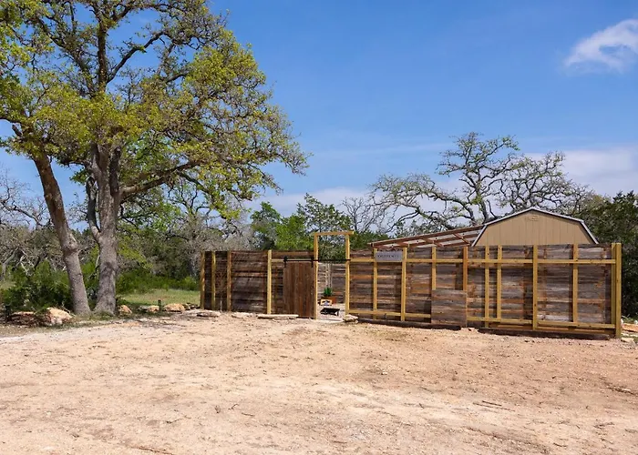 Romantic Tiny Luxury Retreat W Sauna, Heated Pool N Outdoor Shower In Wimberley 10 Acres