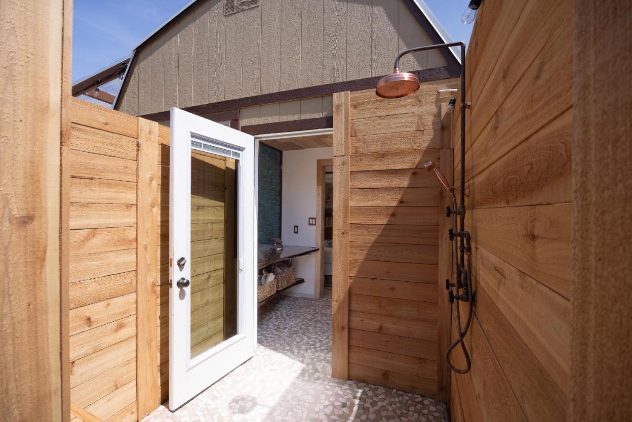 Romantic Tiny Luxury Retreat W Sauna, Heated Pool N Outdoor Shower In 10 Acres