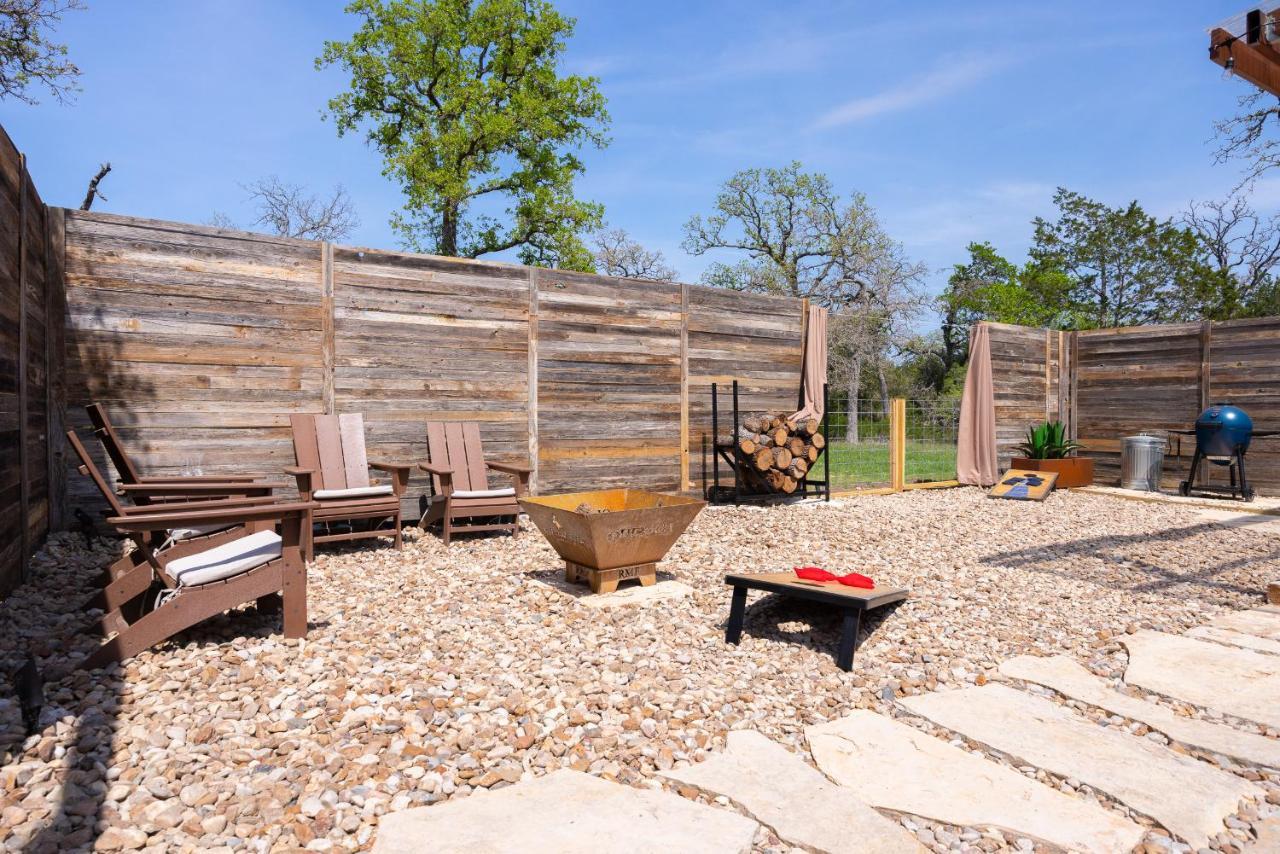 Romantic Tiny Luxury Retreat W Sauna, Heated Pool N Outdoor Shower In 10 Acres * Wimberley