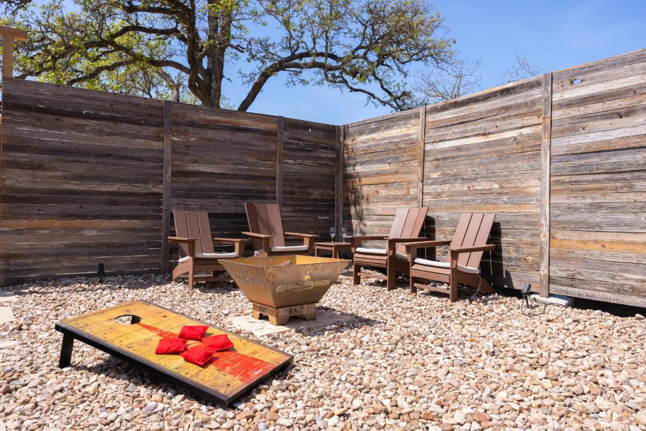 Romantic Tiny Luxury Retreat W Sauna, Heated Pool N Outdoor Shower In 10 Acres * Wimberley