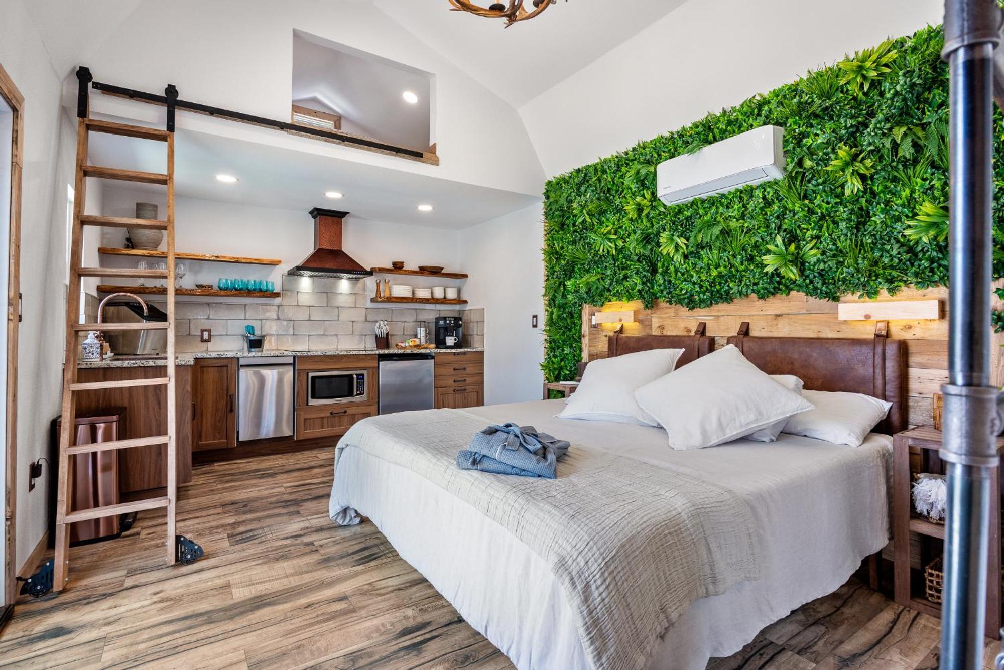 Romantic Luxury W Sauna, Pool & Amenities On 10 Acres Wimberley